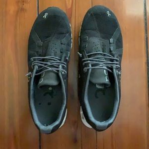 On Cloud Black Shoes Size 8.5